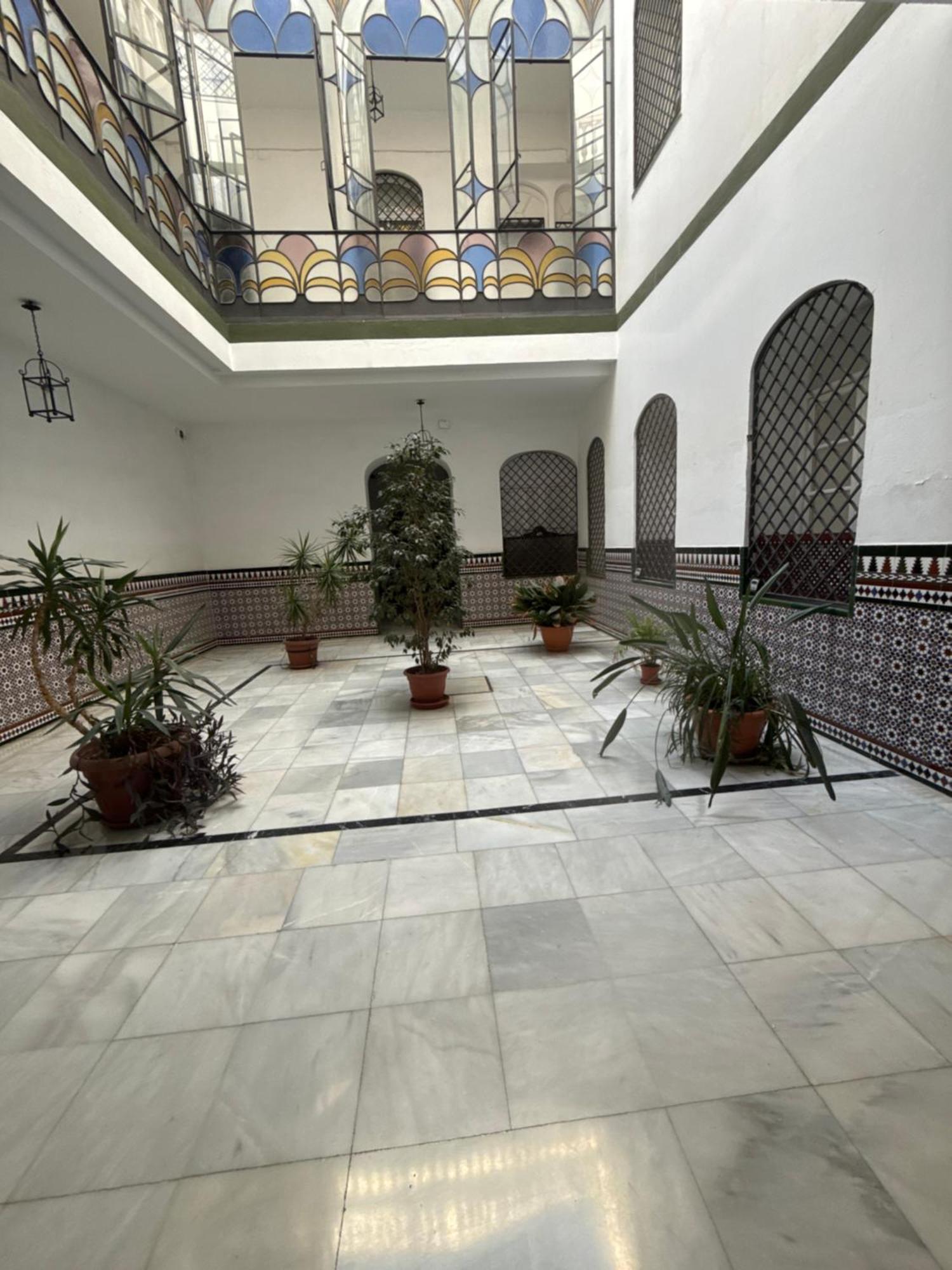 Pikis Center Sevilla Dış mekan fotoğraf
